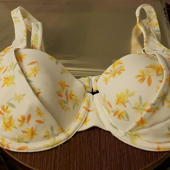 Cupshe Lindsay Ditsy Floral Underwire Bikini Size Size M - Picture 3 of 8
